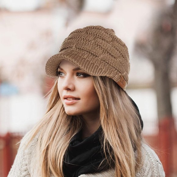 Hatsandscarf Exclusives Women\'s Ribbed Knit Hat with Brim main image 4